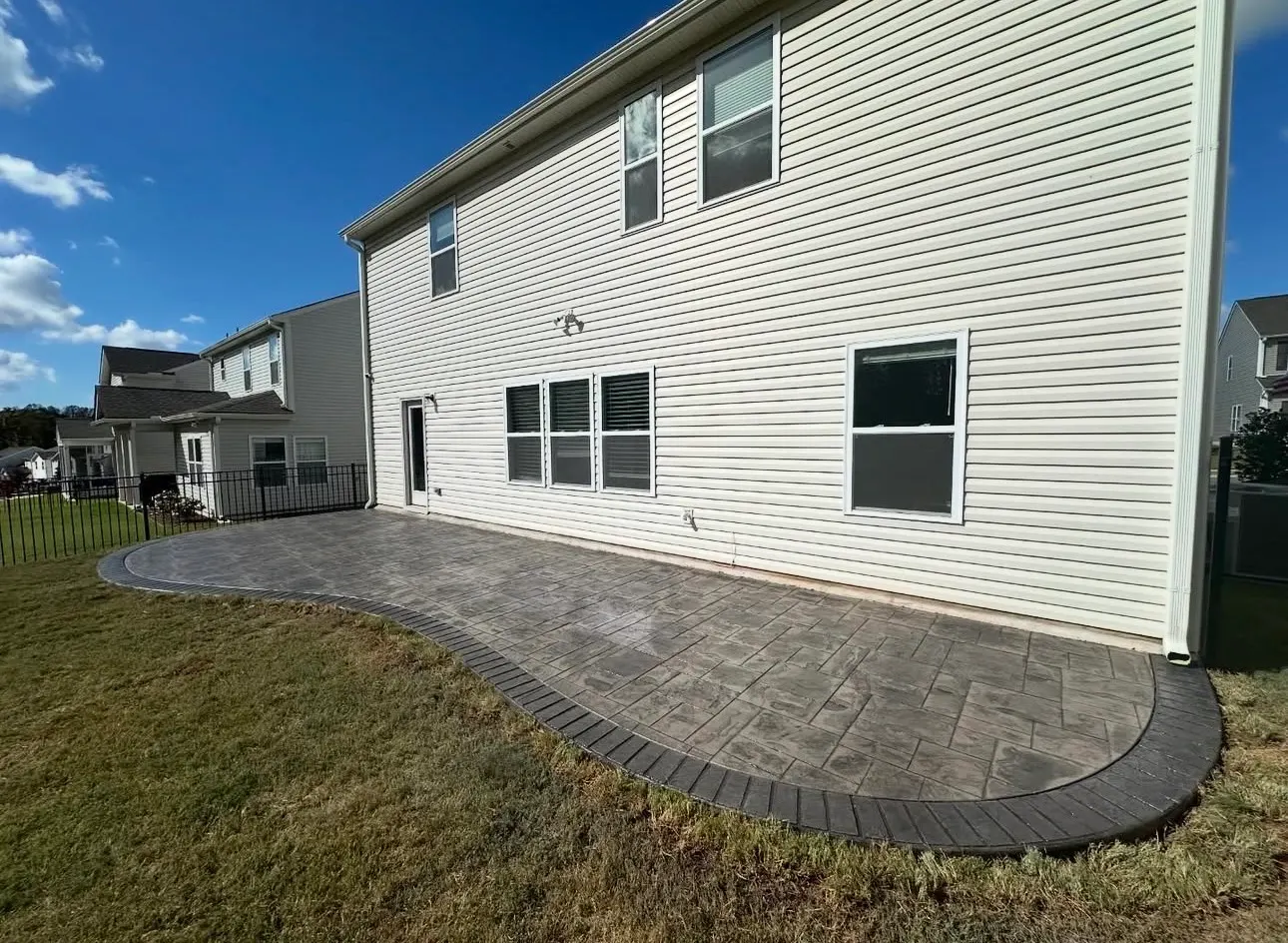 Curved patio